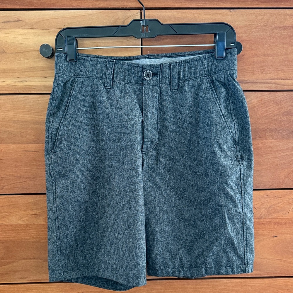 Under Armour Men's Charcoal Gray Flat Front Golf Shorts